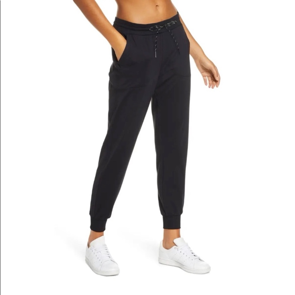 Zella Live In Pocket Joggers